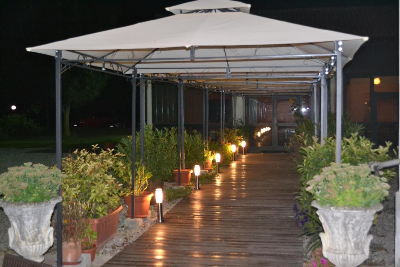 Hotel Riviera Ristorante La Briciola Novellara エクステリア 写真