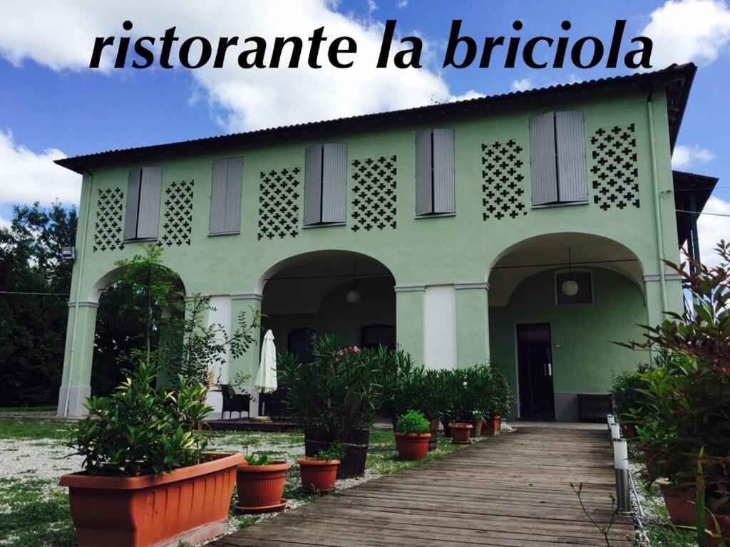 Hotel Riviera Ristorante La Briciola Novellara エクステリア 写真