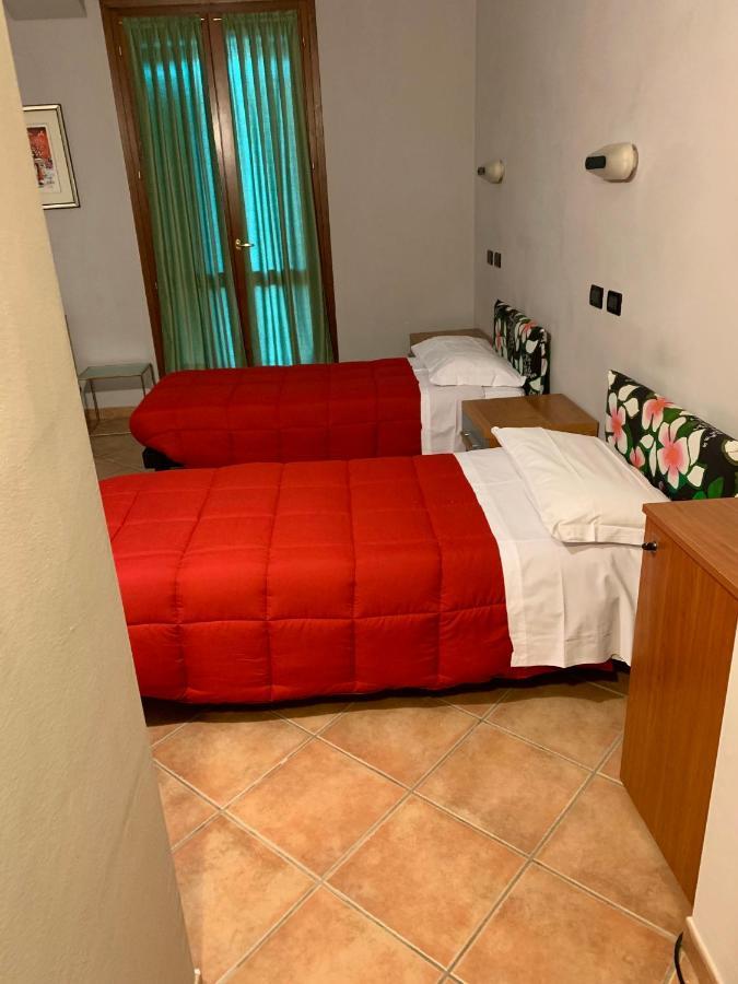 Hotel Riviera Ristorante La Briciola Novellara エクステリア 写真